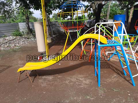 Toko Perosotan Fiberglass di Magelang