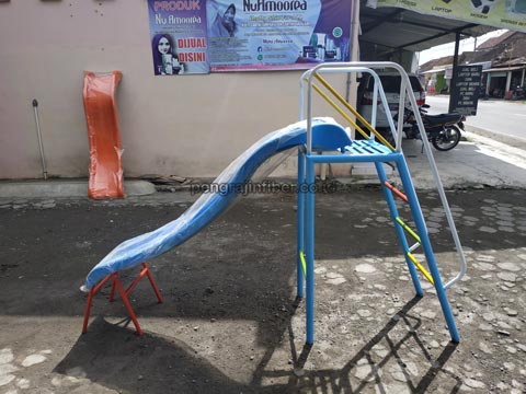 Toko Perosotan Fiberglass di Melawi