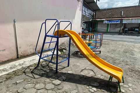 Toko Perosotan Fiberglass di Seram Bagian Barat