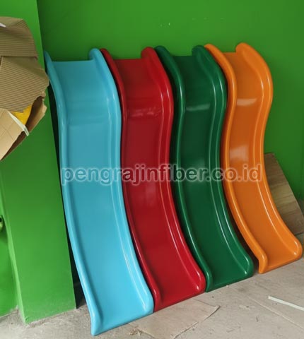 Toko Perosotan Fiberglass di Sitaro