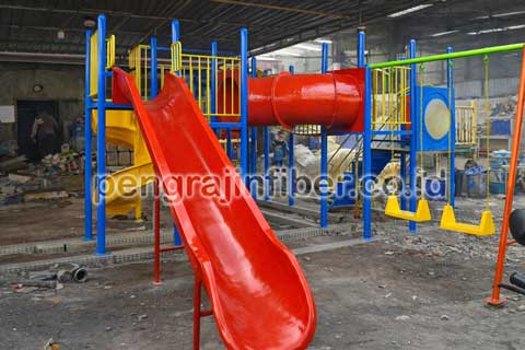 Toko Perosotan Kota Surakarta Seluncuran Kolam Renang