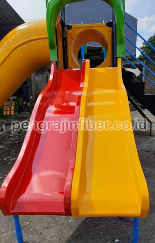 Toko Perosotan Pemalang Seluncuran Kolam Renang