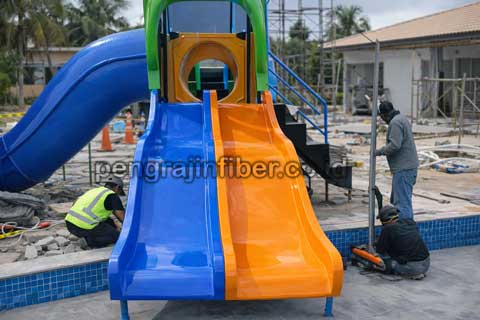 Toko Perosotan Subang Seluncuran Kolam Renang