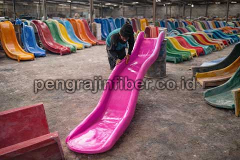 Toko Perosotan Sumenep Seluncuran Kolam Renang