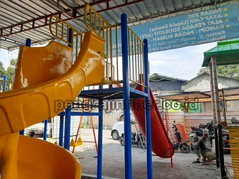 Toko Perosotan Tulungagung Seluncuran Kolam Renang