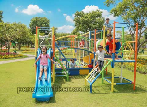Jasa Pembuatan Playground Fiberglass Badung