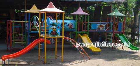 Jasa Pembuatan Playground Fiberglass Kota Mojokerto Terpercaya