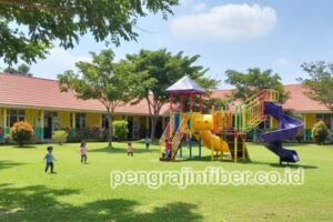 Pengrajin Playground Fiberglass Bangkalan