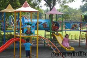 Pengrajin Playground Fiberglass Batang