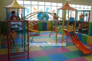 Pengrajin Playground Fiberglass Kutai Timur