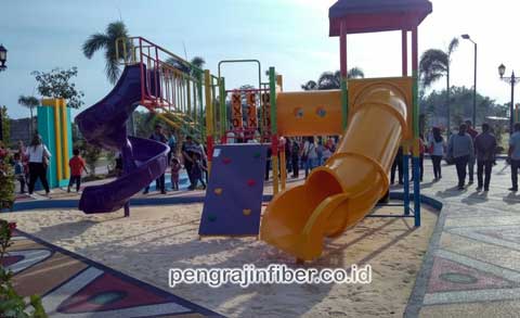 Pengrajin Playground Fiberglass Pandeglang