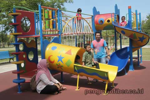 Pengrajin Playground Fiberglass Simeulue
