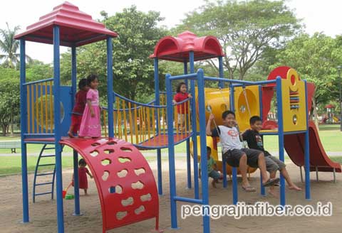 Pengrajin Playground Fiberglass Temanggung
