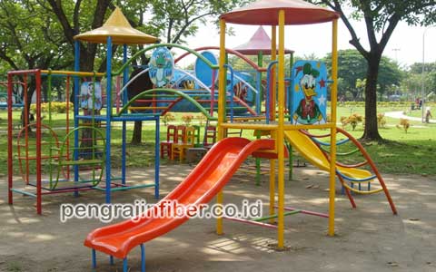 Produsen Playground Fiberglass Bangli